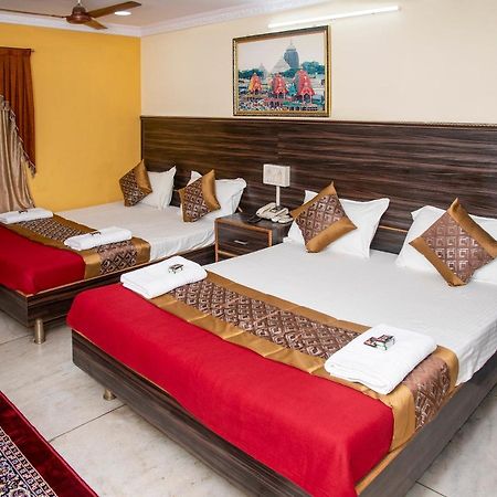 Vrindavan Comfort Inn Гайдарабад Екстер'єр фото